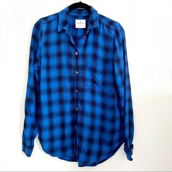 American Eagle Outfitters Tops - American Eagle Boyfriend Fit Blue Black Flannel Size XS